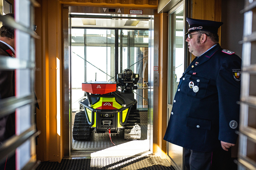 2022 05 18 Magirus PR Handover Wolf R1 Ehrwald Zugspitze Pic 06