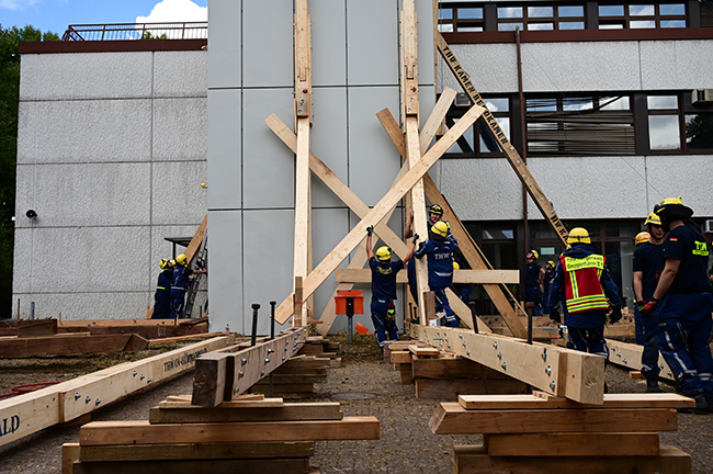 Einstürzsicherung bei Fülex THW-Übung Teil 1