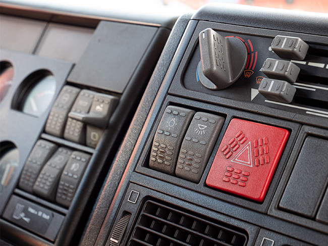 Magirus rät zu Prüfmaßnahmen an Feuerwehrfahrzeugen mit über 20 Jahre Betriebsdauer und rät zu Austausch von Lichtschalter 3 Lichtschalter Magirus