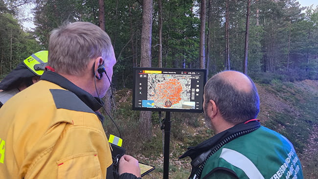 Feuerwehr Fachjournal 1 svg+xml;charset=utf