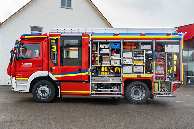 Ziegler stattet Heimatfeuerwehr Giengen mit zwei HLF 10 aus 2 251208 2 HLF10 Giengen 14s