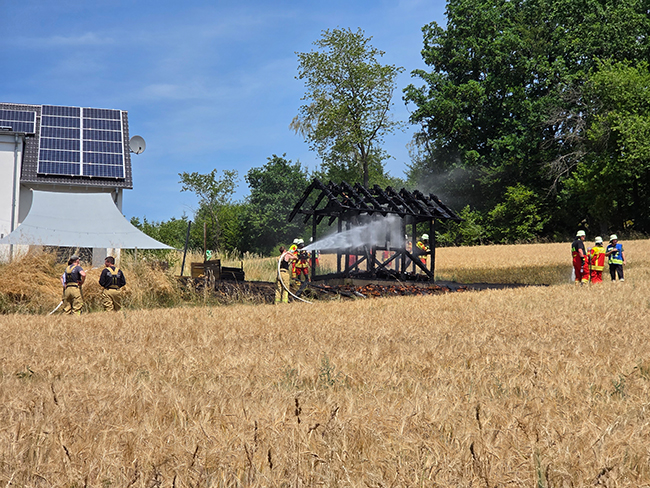 Feuerwehrinspektionsbereich Roding meldet 2 Brände 1 Brand Falkenstein 2s