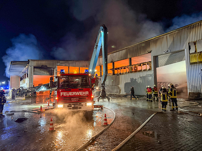 Brand auf Recyclinghof in Hambühren 3 Brand auf Recyclinghof Hambühren