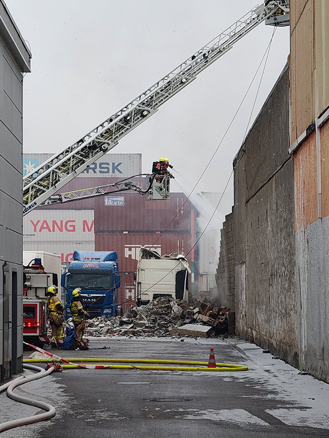 Großbrand Lagerhalle Regensburg