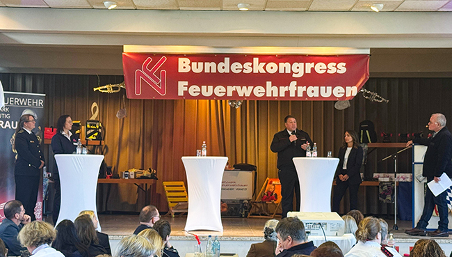 Bundeskongress des Netzwerks Feuerwehrfrauen 2 Bundeskongress Feuerwehrfrauen - Podiumsdiskussion