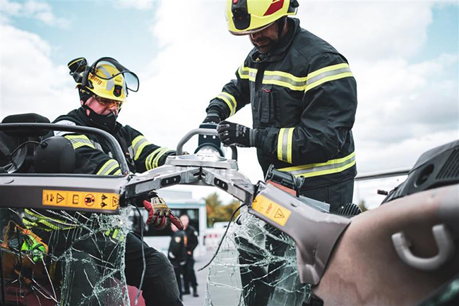 Feuerwehr Fachjournal 2 CRASH DAYS INTERSCHUTZ