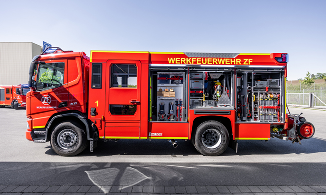 Feuerwehr Fachjournal 1 DAF XD 450 FA 4x2