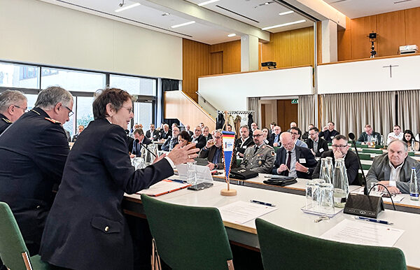 DFV-Beirat und Förderkreis tagen in Berlin "Wie gut könnte Deutschland reagieren?" 4 DFV Foerderkreis Beirat 2025 s