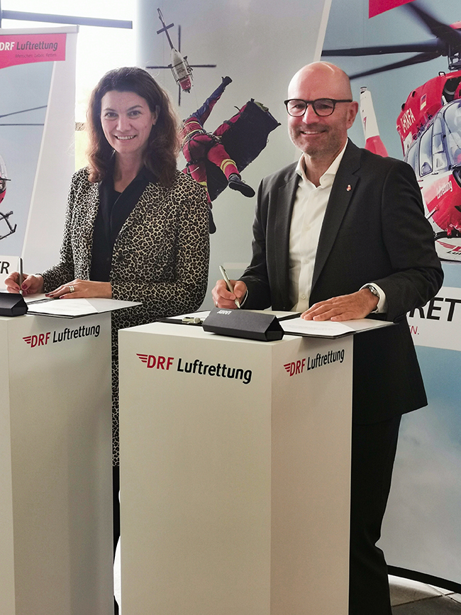 DRF Luftrettung weiterhin Betreiber der Station am Standort Regensburg 2 Vertragsunterzeichnung
