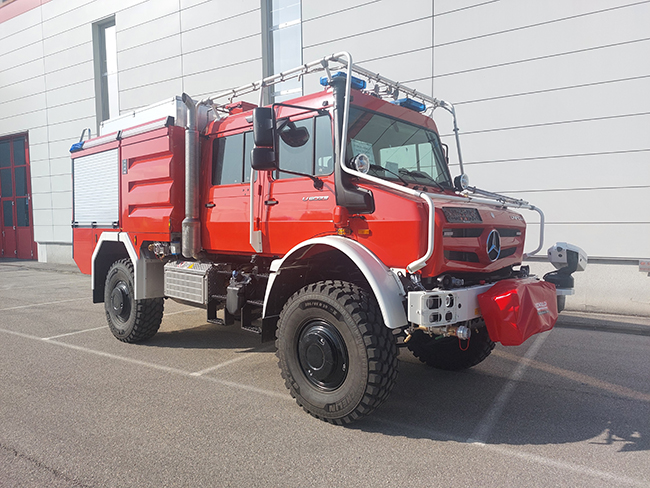 hochgeländegängiges Tanklöschfahrzeug Waldbrand auf Basis des Unimog U 5023 Doppelkabine