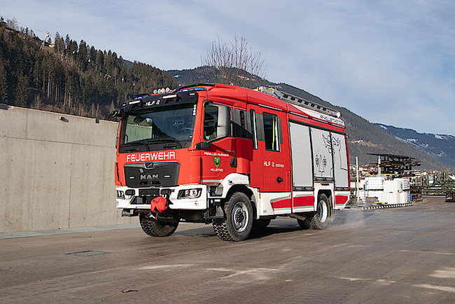 RETTER 2025: EMPL präsentiert 6 interessante Einsatzfahrzeuge 1 RETTER 2025 - Empl zeigt HLF2 Feuerwehr Hollenthon