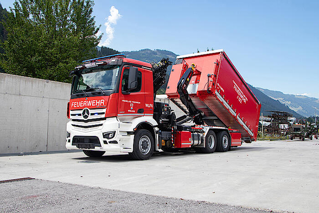 RETTER 2025: EMPL präsentiert 6 interessante Einsatzfahrzeuge 3 RETTER 2025: EMPL präsentiert WLFK samt AB-Logistik der Feuerwehr Brixlegg.
