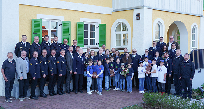 Bayern: Kinderfeuerwehren gewinnen ERLUS Feuerwehrpreis 2026
