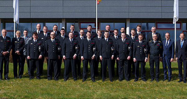 Feierliche Ernennung bei der Bundeswehr-Feuerwehr 4 Feuerwehr Bundeswehr 01s