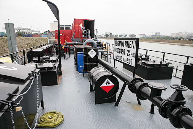 Regina Rheni Deck hinten