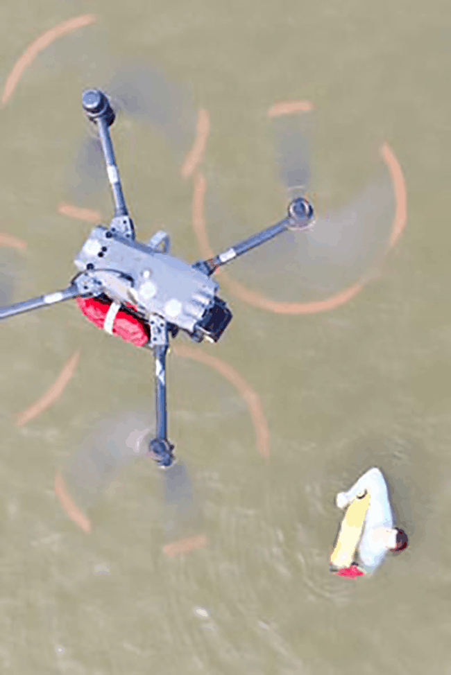 Wasserrettung im Wandel - Drohnen verändern den Einsatzalltag 2 Feuerwehr Fachjournal 26 1 Advertorial AirInnox 007