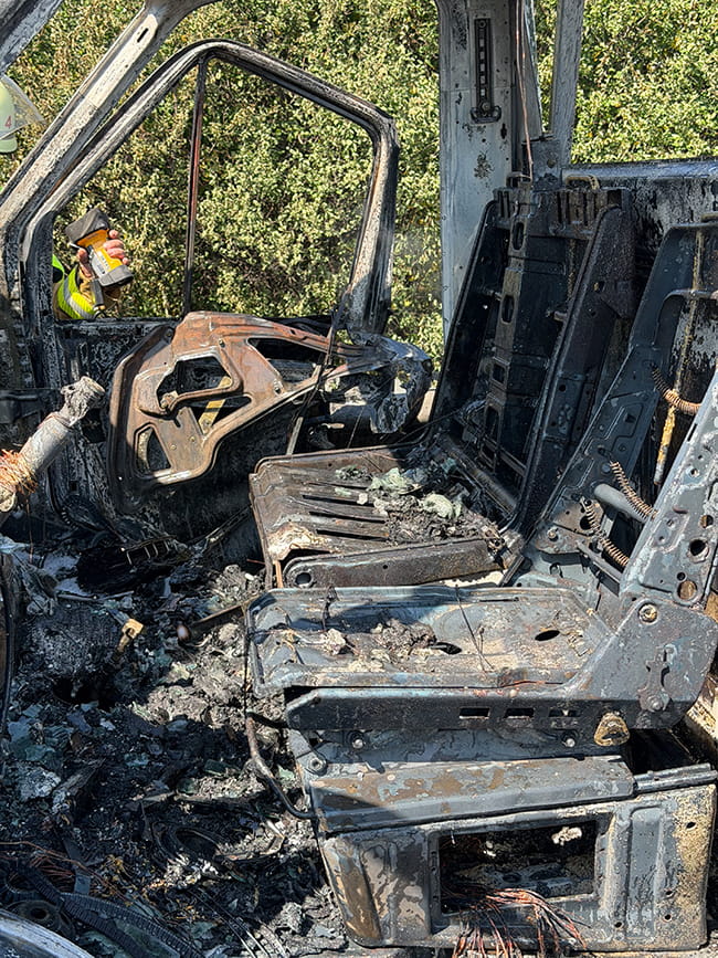 A52: Pkw-Brand und schwere Absperrungsverstöße in Meerbusch 3 Feuerwehr Meerbusch Einsatz A52 260714 003s