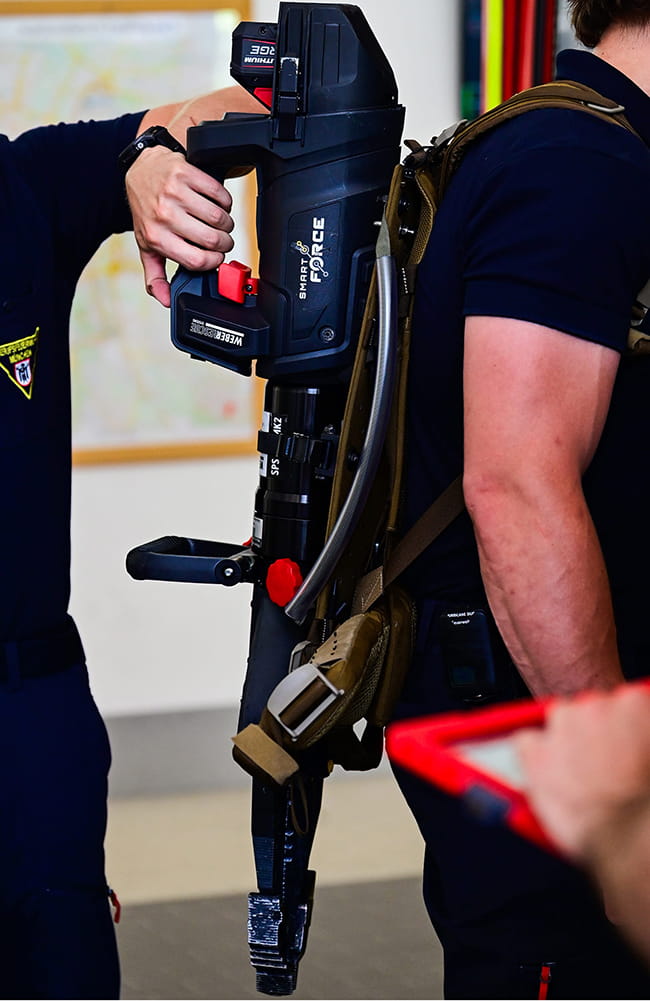 Kombirettungssatz kompakt im Rucksack tragbar. Bild: Feuerwehr München