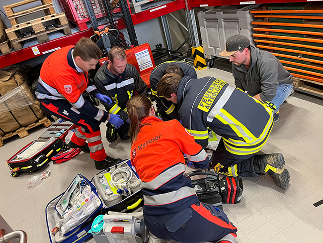 Bayern: Landkreis-Feuerwehren retten Leben als CPR-Teams - Pilotprojekt abgeschlossen 1 Feuerwehr CPR Projekt LandkreisRegensburg 1s