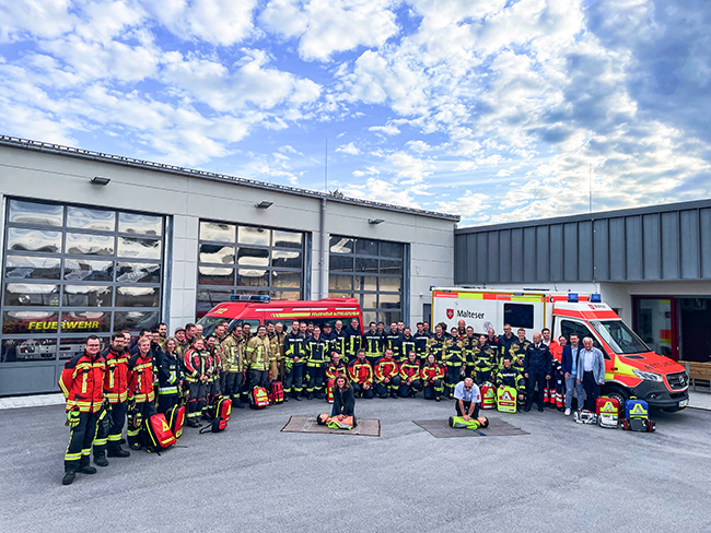 Bayern: Landkreis-Feuerwehren retten Leben als CPR-Teams - Pilotprojekt abgeschlossen 2 Feuerwehr CPR Projekt LandkreisRegensburg 2s