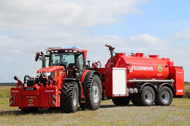 Feuerwehrtraktor REBO seitlich - Modul Löscheinheit