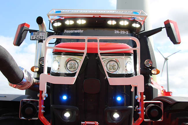 Feuerwehrtraktor auf der FLORIAN 2025