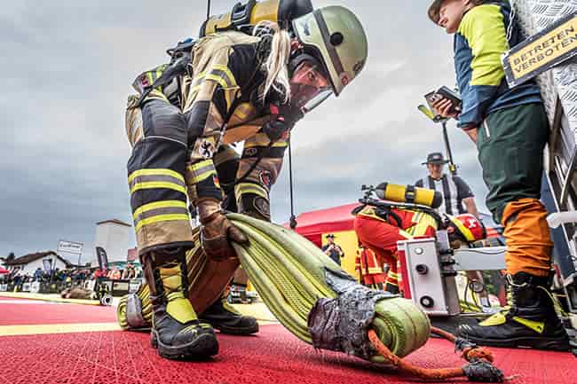 Feuerwehr Fachjournal 1 svg+xml;charset=utf