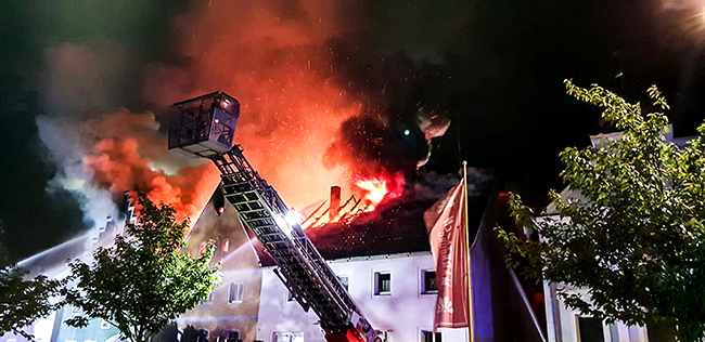 Großbrand 25. Mai 2020 Hohenburg 8 Großbrand Hohenburg 25. Mai 2020 DLK Amberg