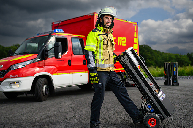 Mobile LED-Lichtmasten der nächsten Generation - Feuerwehr Fachjournal