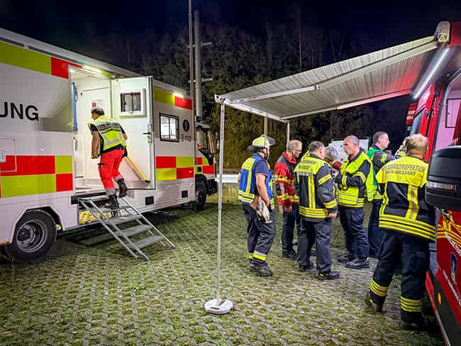 Technische Störung an ICE: Rund 300 Einsatzkräfte auf Schnellfahrstrecke im Einsatz 2 ICE Einsatz Feuerwehren Main Spessart 02s