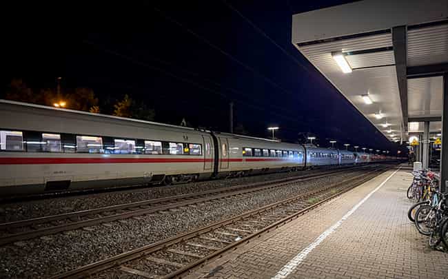 Technische Störung an ICE: Rund 300 Einsatzkräfte auf Schnellfahrstrecke im Einsatz 4 ICE Einsatz Feuerwehren Main Spessart 06s