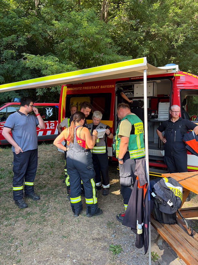 Vegetationsbrand bei Kreuzwertheim – Schneller Feuerwehreinsatz verhindert Ausbreitung auf den Waldbestand 4 Vegetationsbrand bei Kreuzwertheim