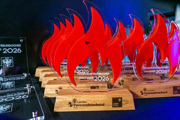 Feuerwehrfreundliche Arbeitgeber Tirol werden gewürdigt mittels dieser Auszeichnung.