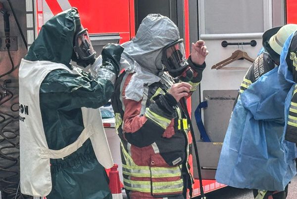 Gefahrstoffreaktion in Labor