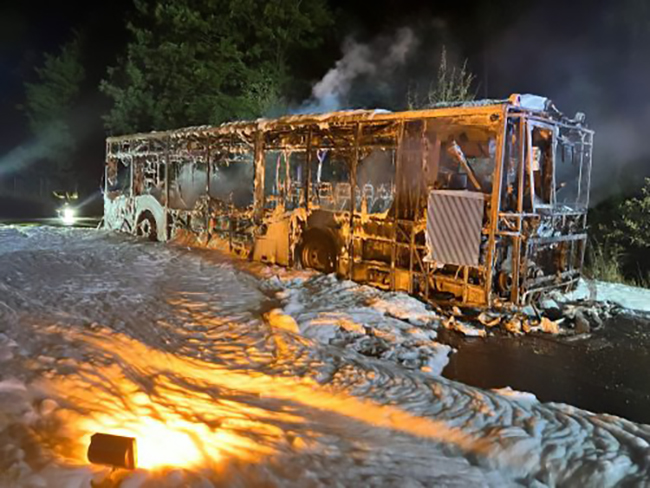 Linienbusvollbrand auf B455 3s