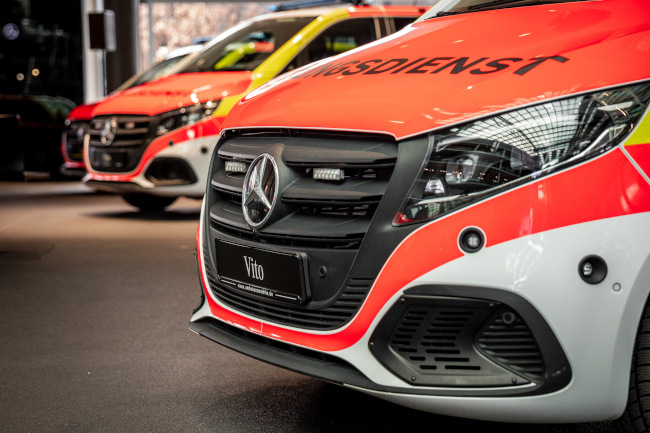 Sechs neue Mercedes-Benz Vito Tourer stärken den Rettungsdienst in Bayern