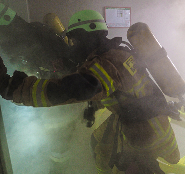 Neues Feuerwehr Simulationshaus für Landkreis Regensburg eingeweiht