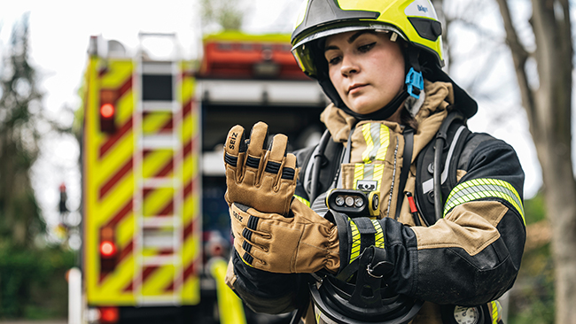 112Rescue Dortmund: Seiz stellt den Handschuh „Fire-Fighter Nova“ vor 3 SEIZ Nova 2506253s