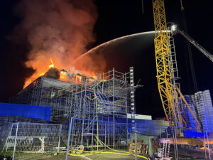 Schloss Hardenberg Brand 251121 03s