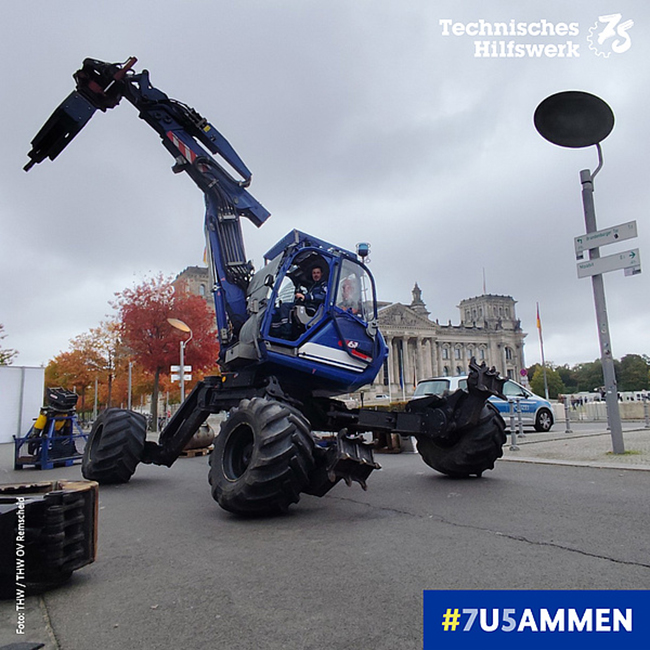 MdB trifft THW – Remscheider Schreitbagger in Berlin vorgestellt