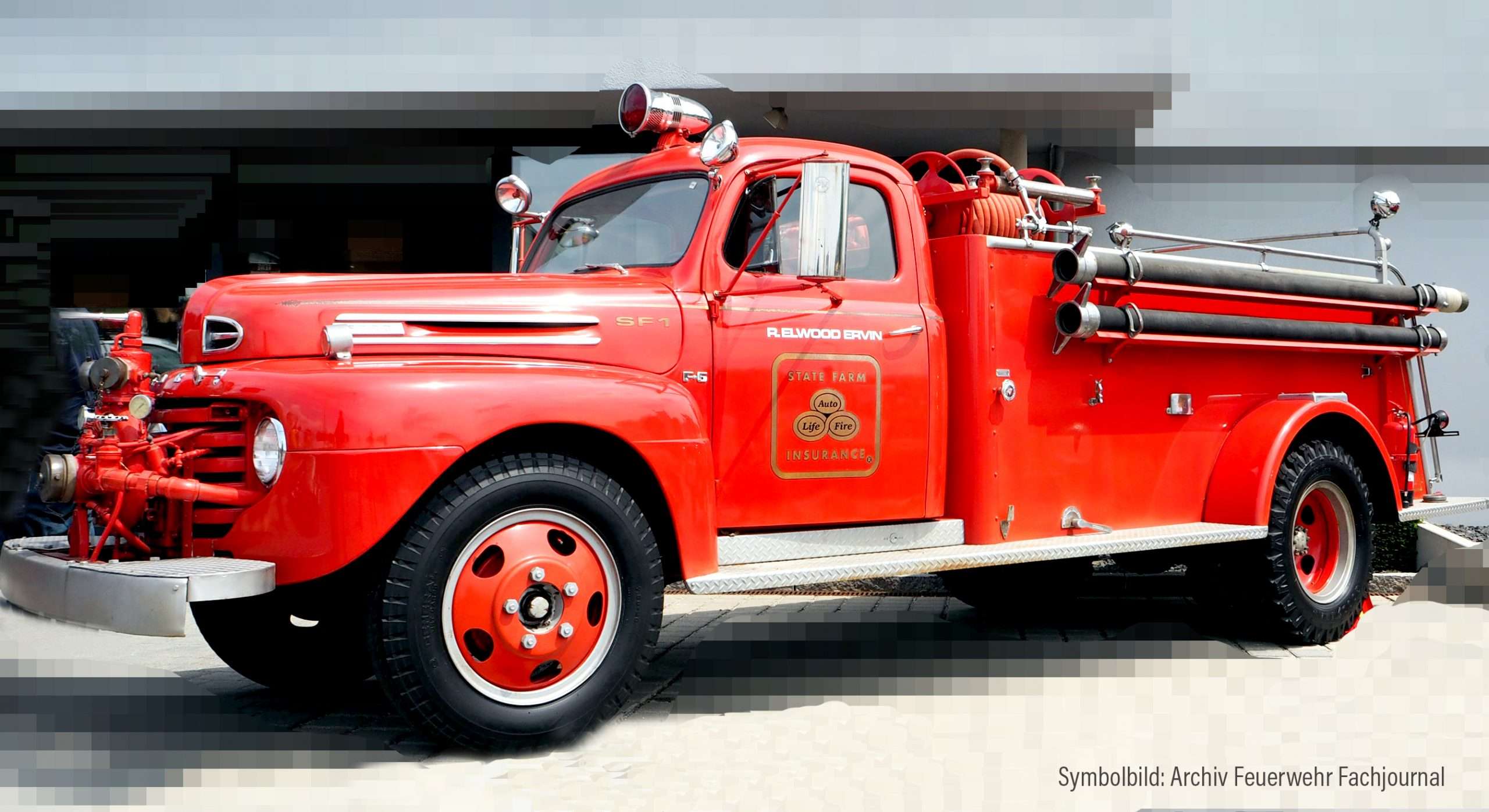 Korso historischer Feuerwehrfahrzeuge zum 29. Deutschen Feuerwehrtag