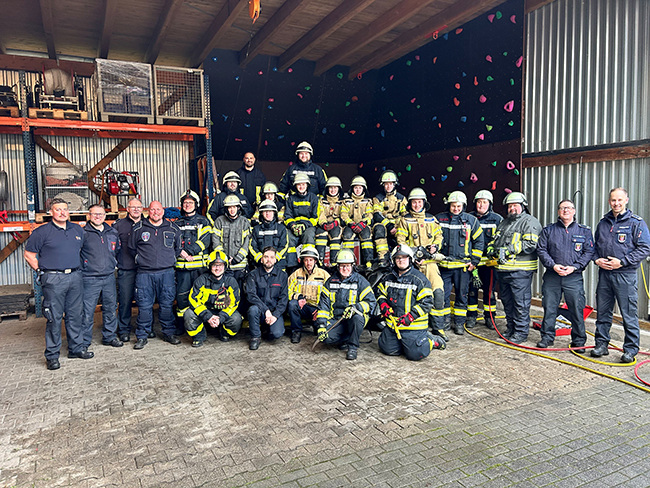 Lehrgang Technische Hilfe im Ennepe-Ruhr-Kreis erfolgreich abgeschlossen 1 THL feuerwehr herdecke 01s