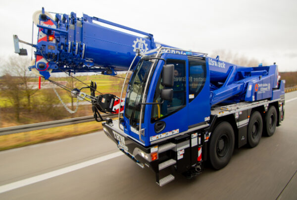 THW investiert elf Millionen Euro in Brückenbau-Krane von Liebherr 6 THW Mobilkran Liebherr Peter Binner s