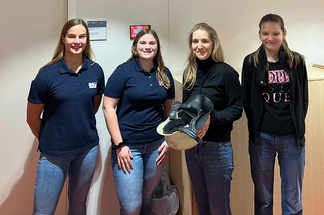 Werkfeuerwehrverband Bayern e.V.: 1. Treffen der Frauen in München 4 Werkfeuerwehrverband Bayern e.V.: 1. Treffen der Frauen in München. 4 Teilnehmerinnen