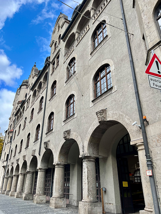 Werkfeuerwehrverband Bayern e.V.: 1. Treffen der Frauen in München 5 Werkfeuerwehrverband Bayern e.V.: 1. Treffen der Frauen in München. Hauptfeuerwache München