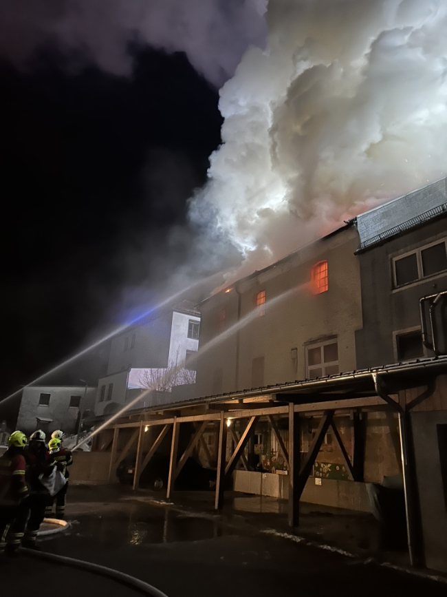 Waldmuenchen Brand Baeckerei 260106 4s