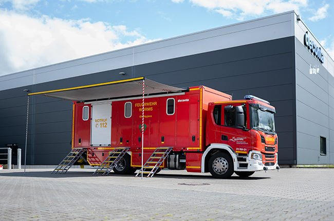 deconta rescue – Systemlösungen für Dekontamination und Einsatzstellenhygiene 1 Decon-Gerätewagen