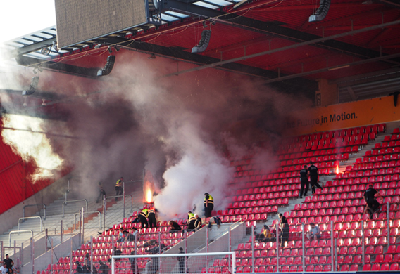 Feuerwehr Regensburg übt Großeinsatz in Fußballarena