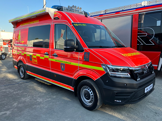 RETTmobil 2025: MAN präsentiert modernste Ambulanz- und Feuerwehrfahrzeuge 5 man tge 4.160 4x2 elw bos rettmobil25 s