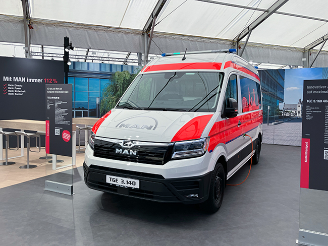 RETTmobil 2025: MAN präsentiert modernste Ambulanz- und Feuerwehrfahrzeuge 2 man tge ktw binz rettmobil25 s